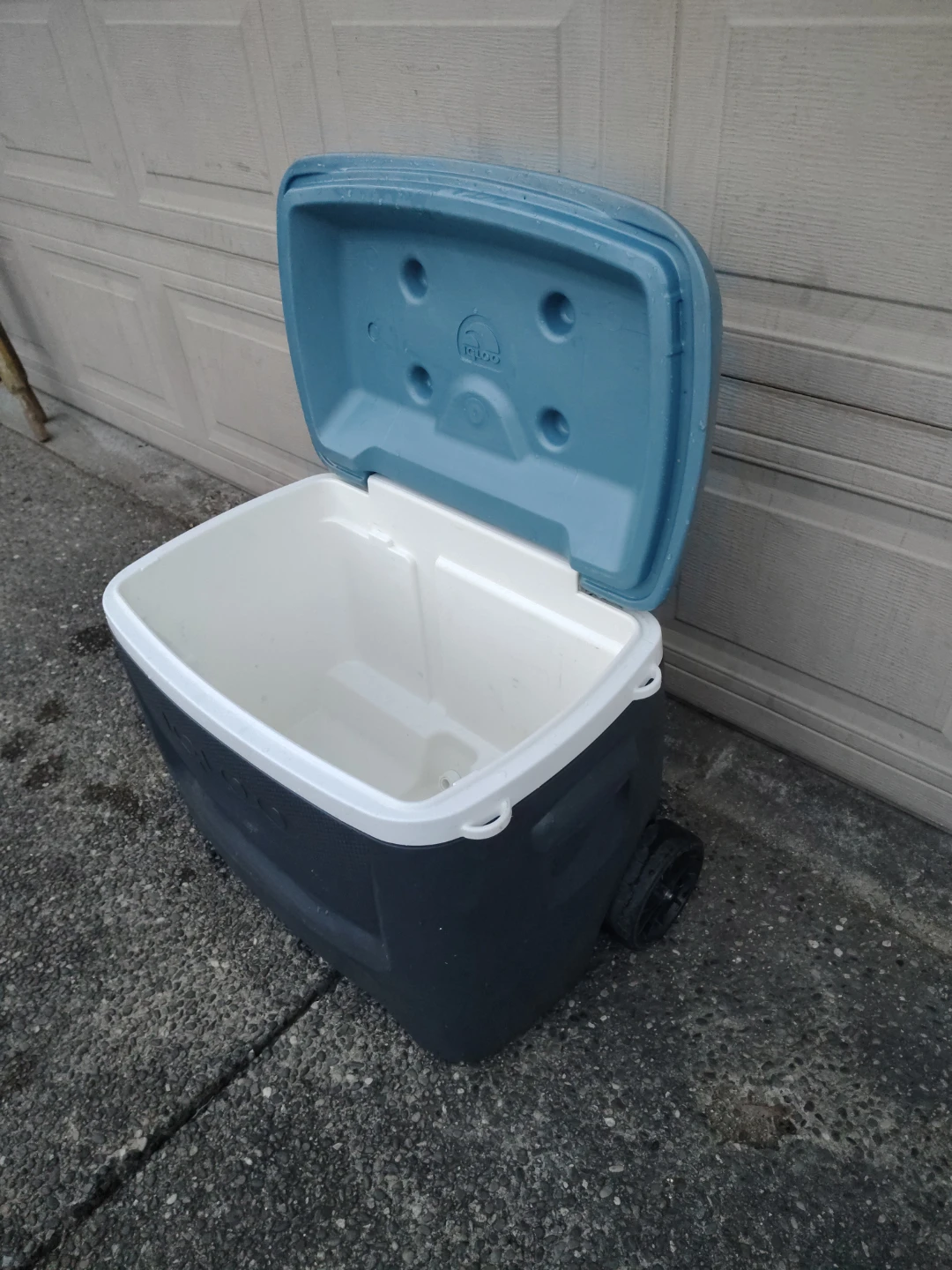 IGLOO 62qt 6 Day Wheeled Cooler with Drain - photo 2