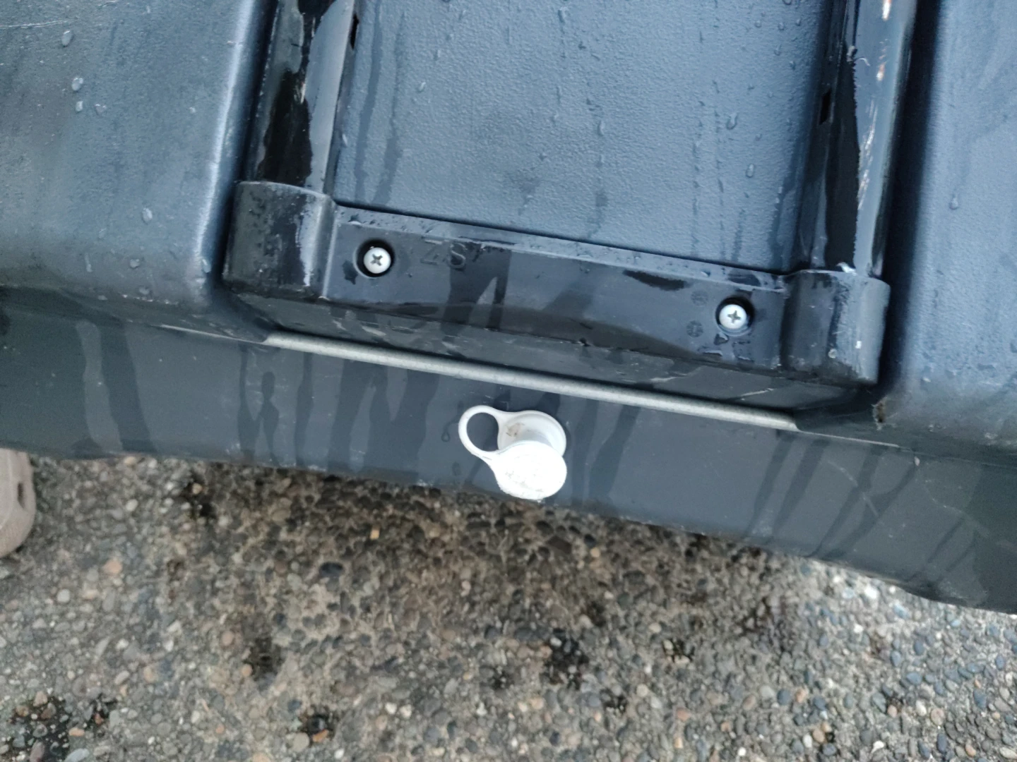 IGLOO 62qt 6 Day Wheeled Cooler with Drain - photo 4