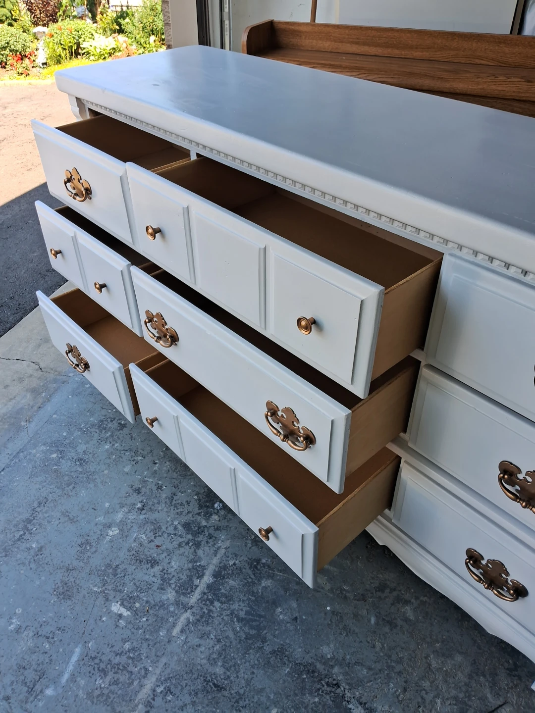 White Dresser with 9 Drawers - photo 4
