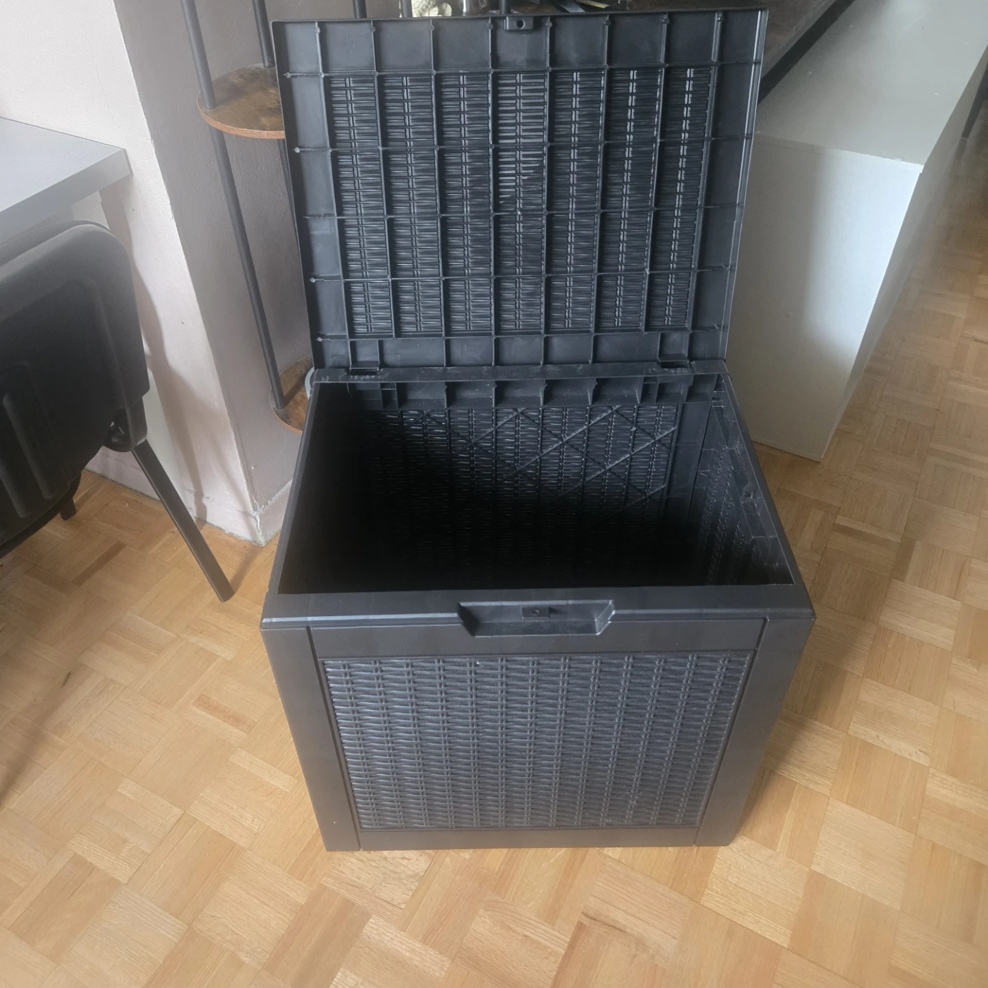 Storage bin for indoor or outdoor - photo 2