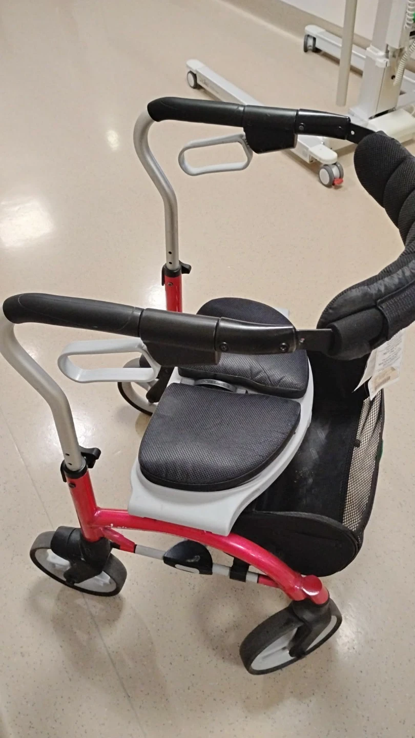 Evolution Walker with Seat - photo 3