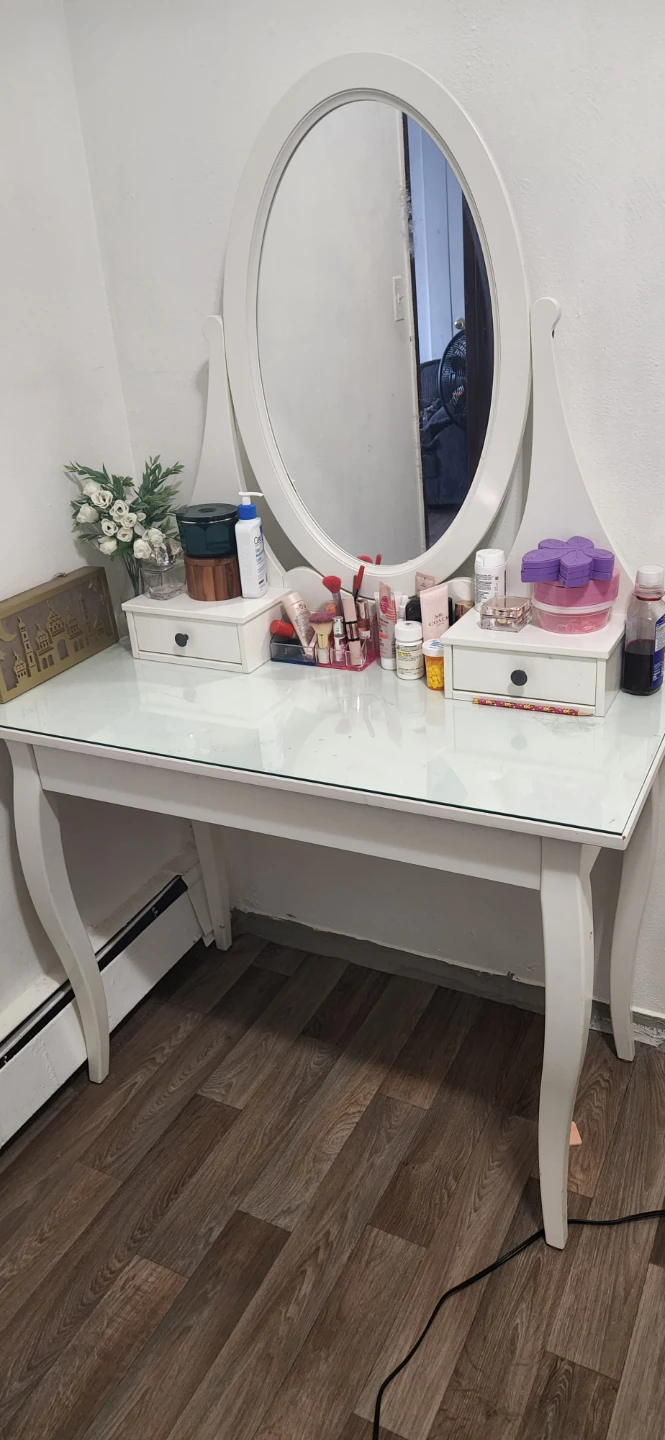 White Vanity Table with Mirror