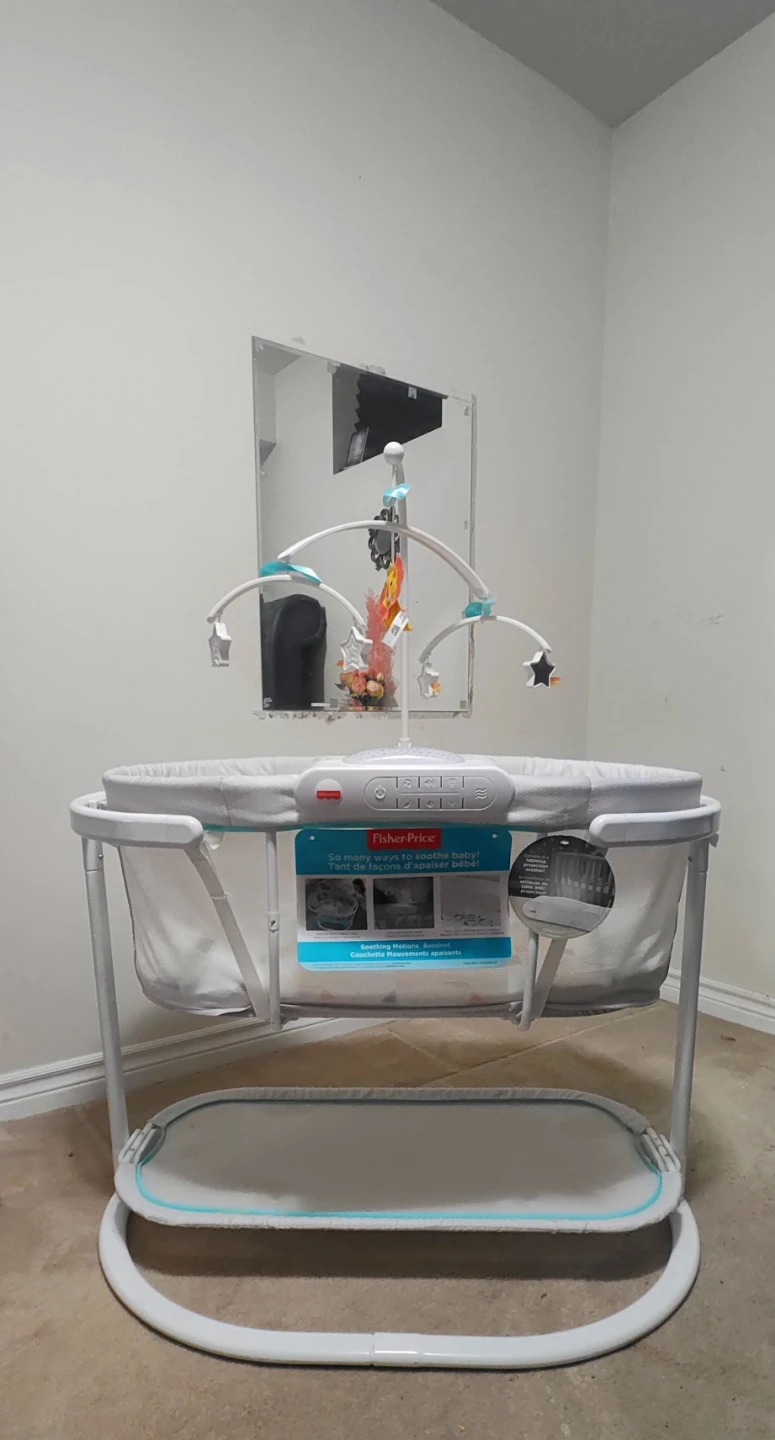 Fisher-Price Soothing Motions Bassinet - photo 2