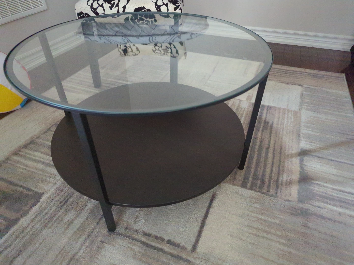 3 seater Sofa and 1 centre table - photo 2