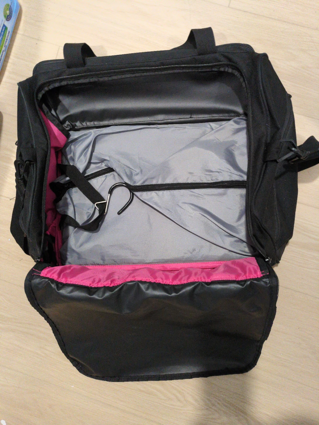 Rise Gear Travel duffle bag with collapsible Shelves - photo 4