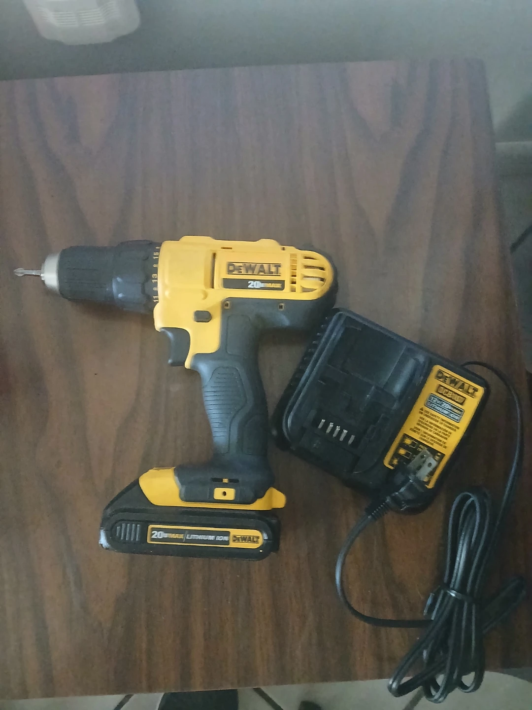 Drill set new dewalt 20 volts - photo 2