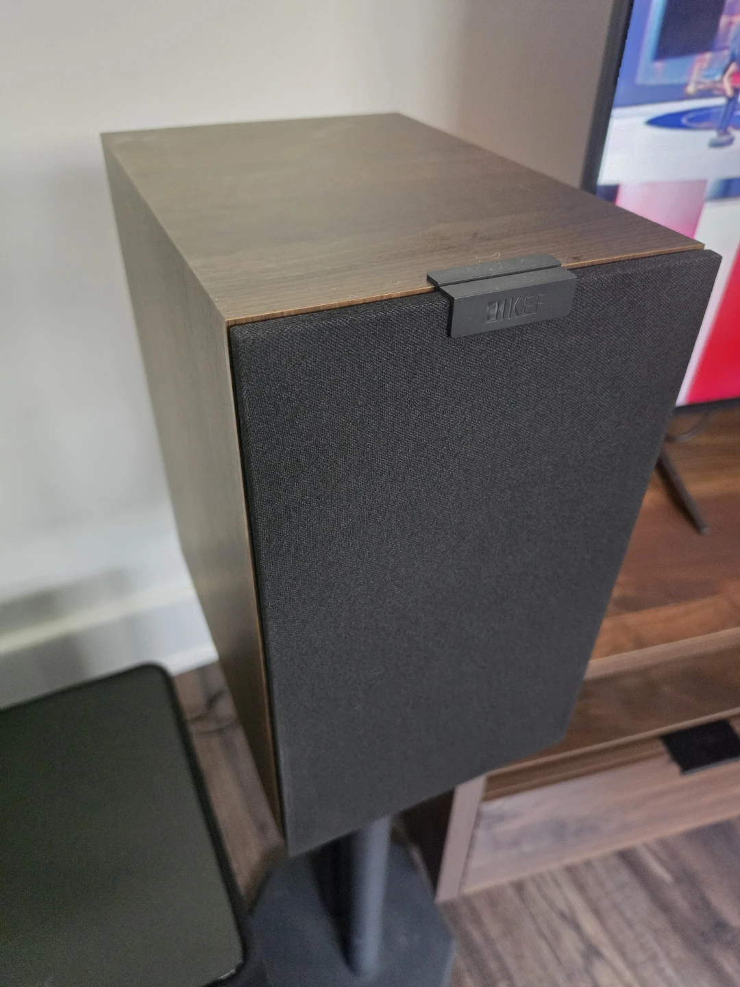 Like New KEF Q3 Meta Walnut Bookshelf Speakers - photo 2