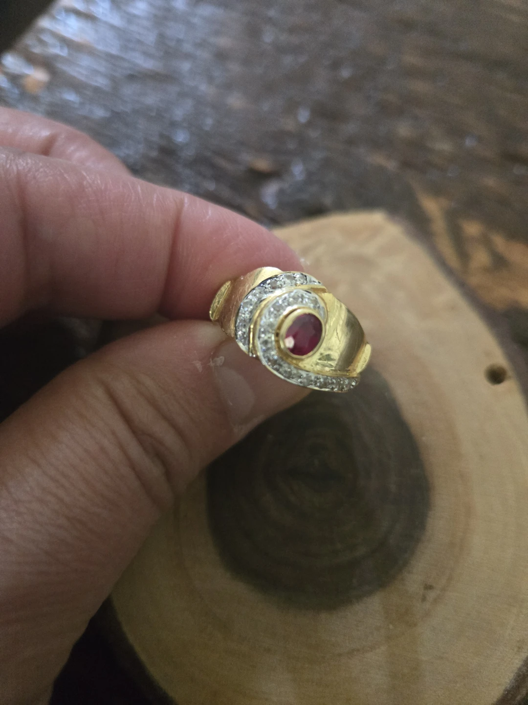 18k Gold Vintage Ruby and Topaz Ring - photo 4