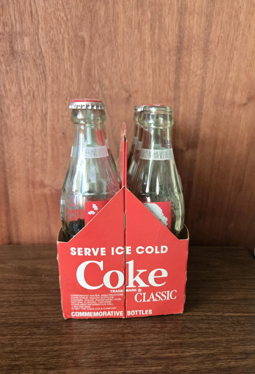 Coca-Cola Classic Commemorative Bottles with Santa Packaging - photo 3