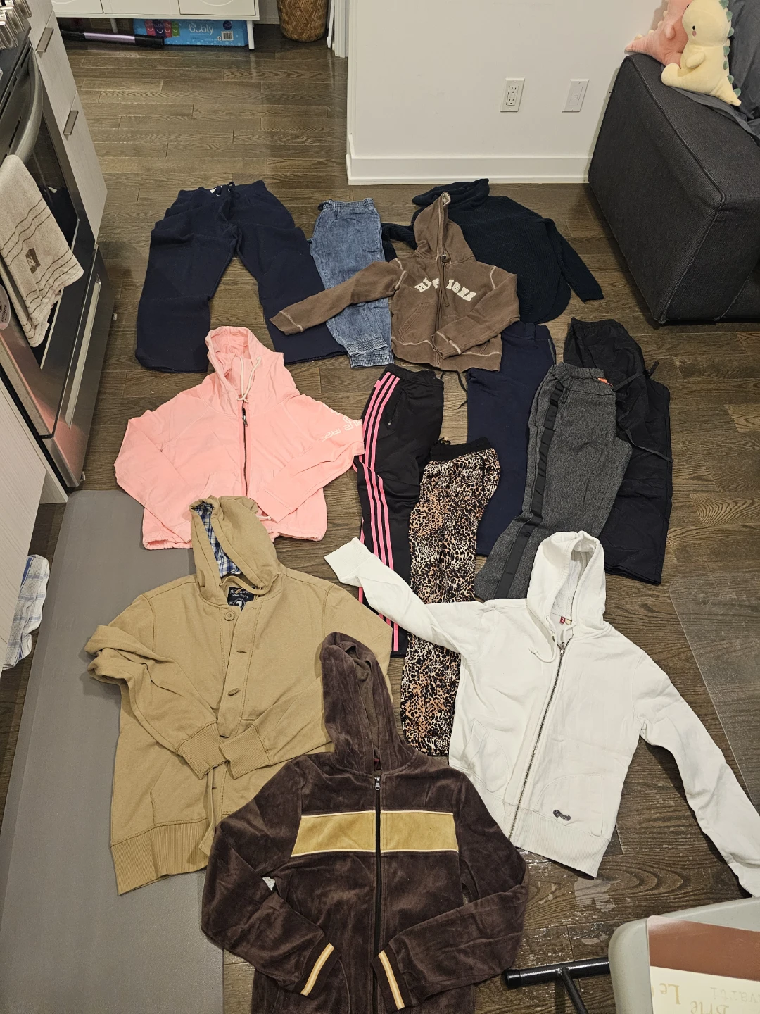 Women's clothing over 100 items brand name