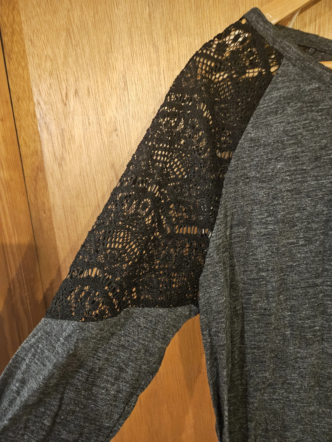 Old Navy Gray Lace Sleeve Baseball Tee - photo 3