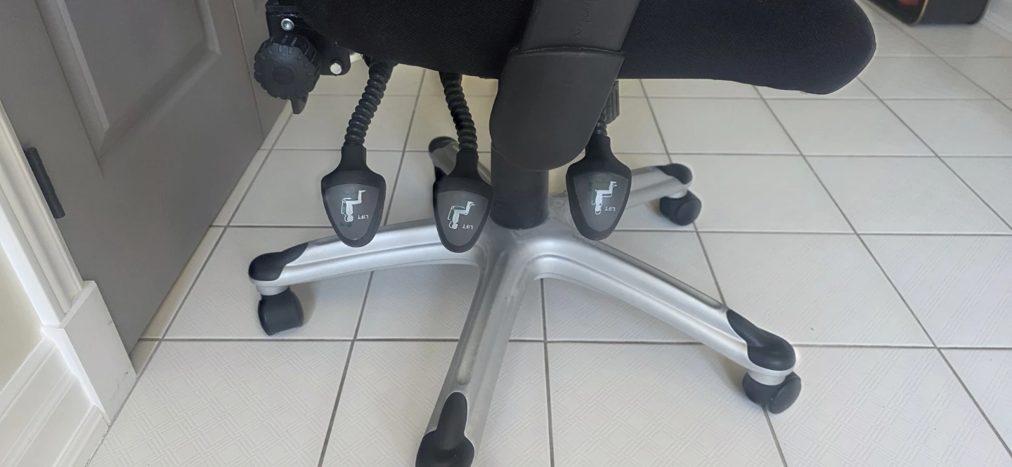 Black Office Chair - photo 3