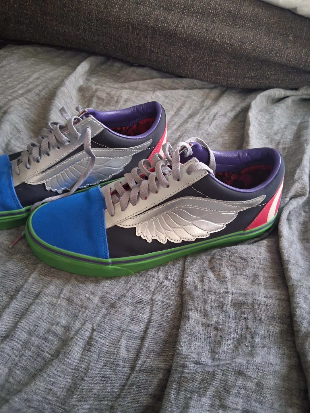 Vans Marvel Old Skool Winged Sneakers - photo 2