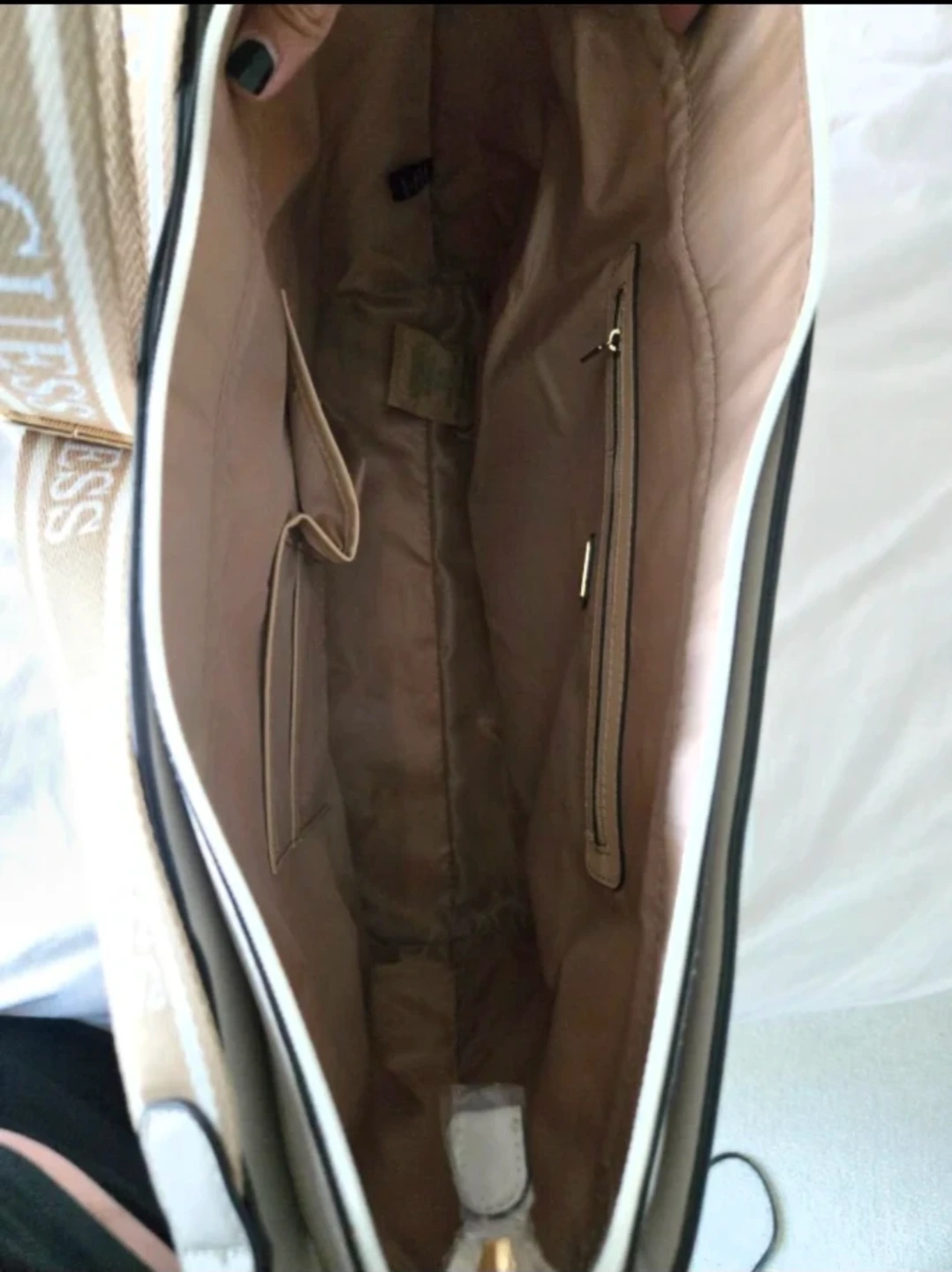 NEW Cream/beige Guess Tote Bag with Pouch - photo 2