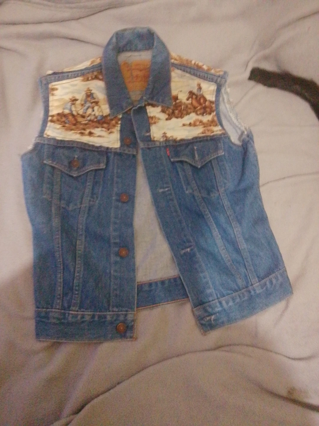 Levi's Denim Vest with Western Scene Print - photo 2