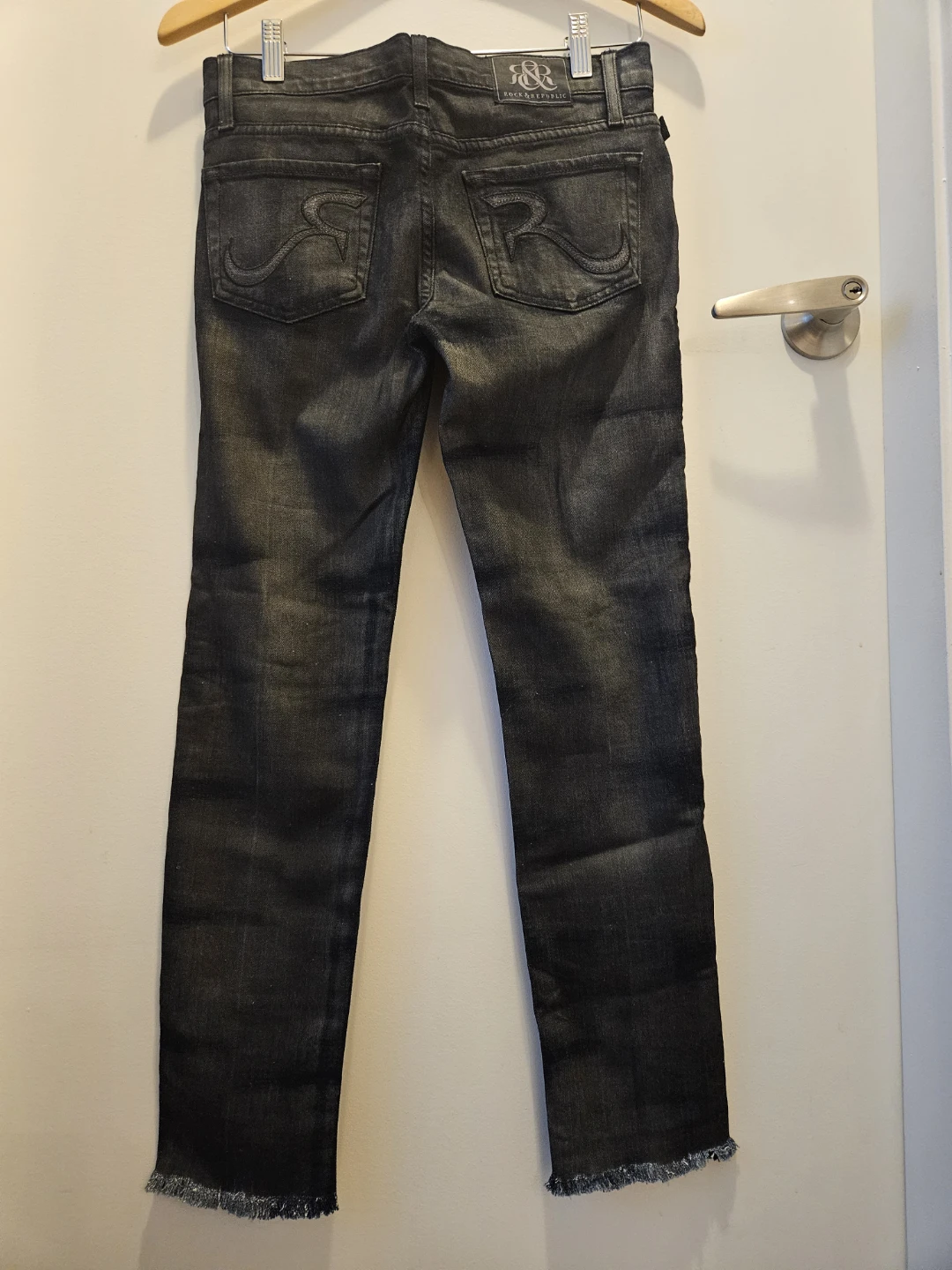 Rock & Republic Grey Wash Denim Jeans - photo 2