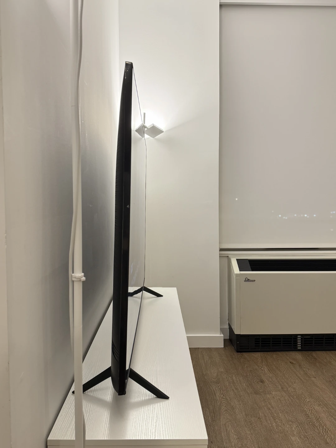 Samsung 65inch  Crystal UHD 4K LED TV - photo 2