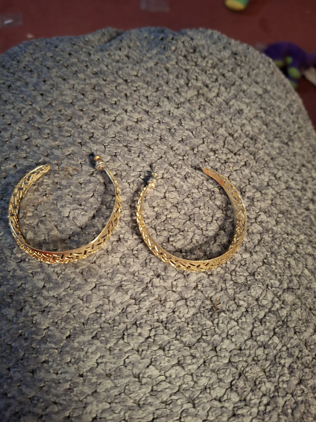 Gold filigree hoop earrings