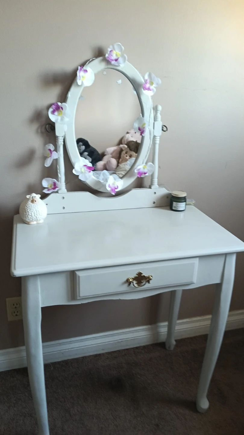 White Vanity Table with Mirror