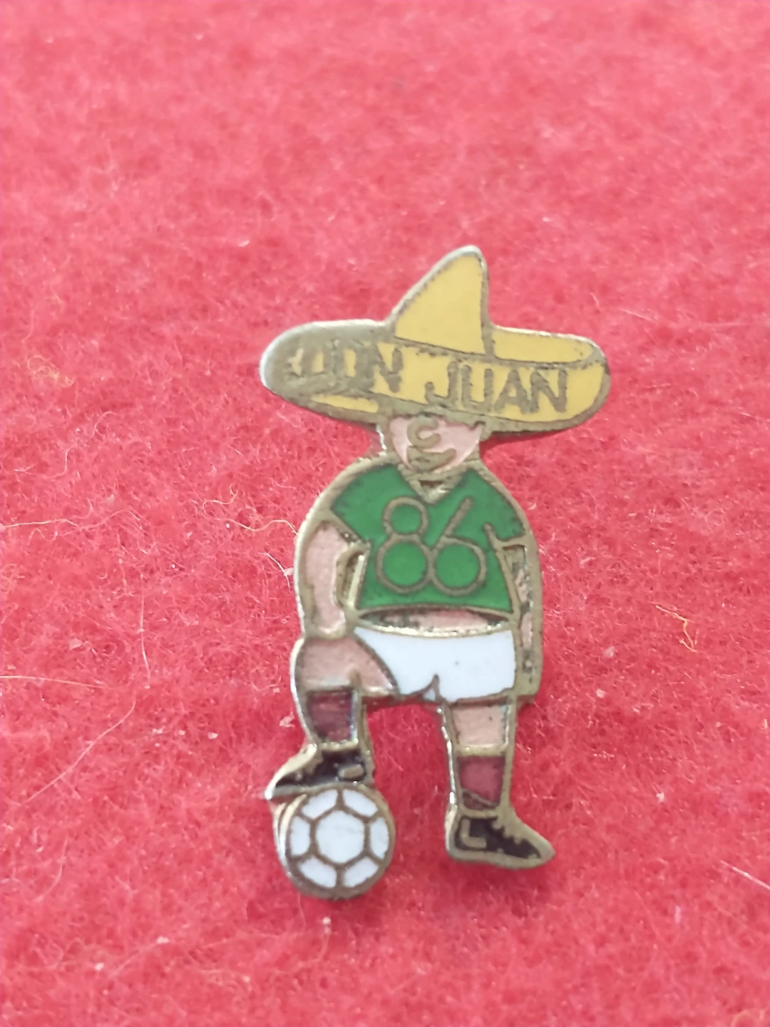 1986 Mexico World Cup Soccer Pin, Mascot Pique - photo 2