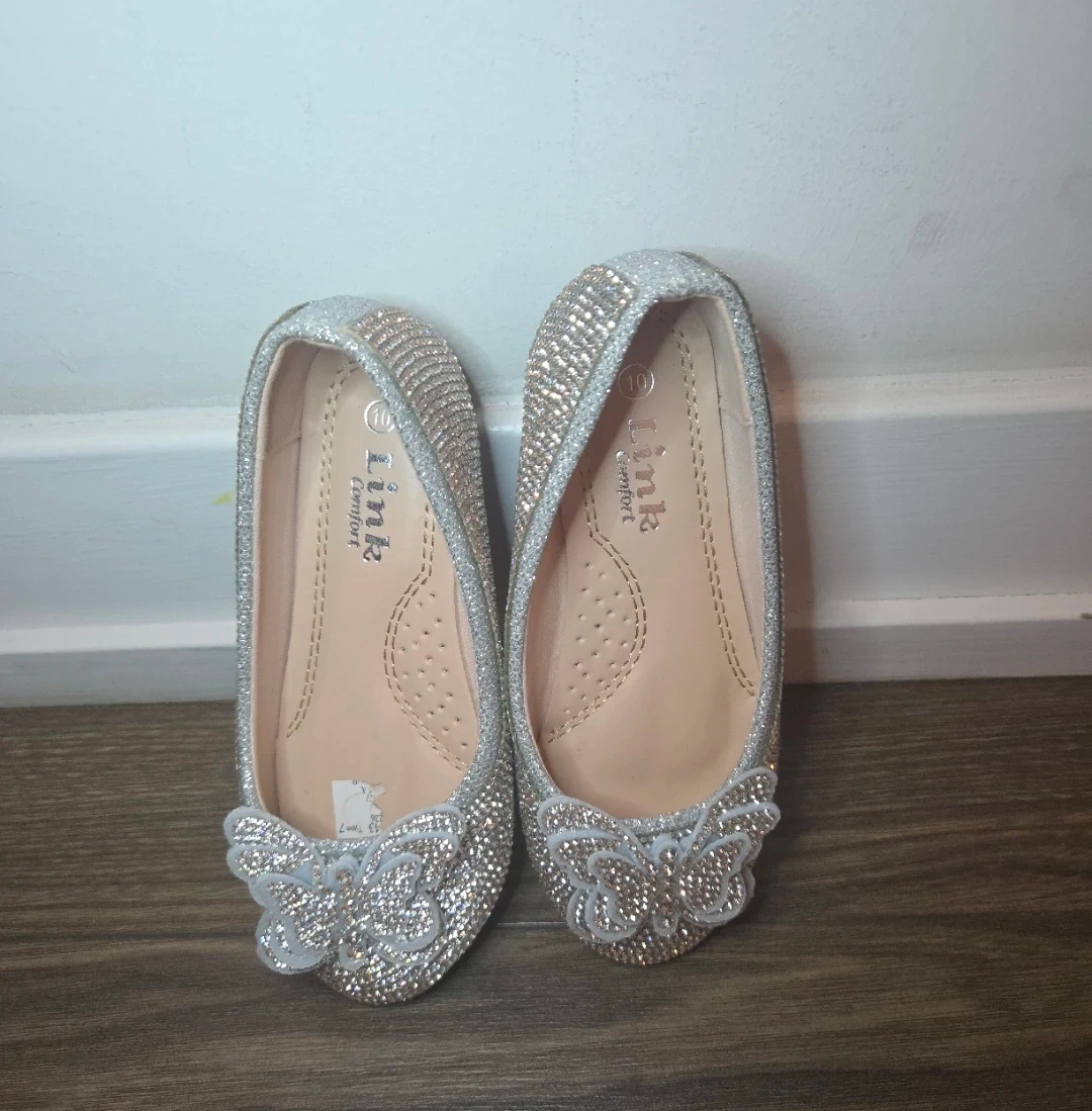 Link Comfort Silver Glitter Butterfly Flats - Size 10