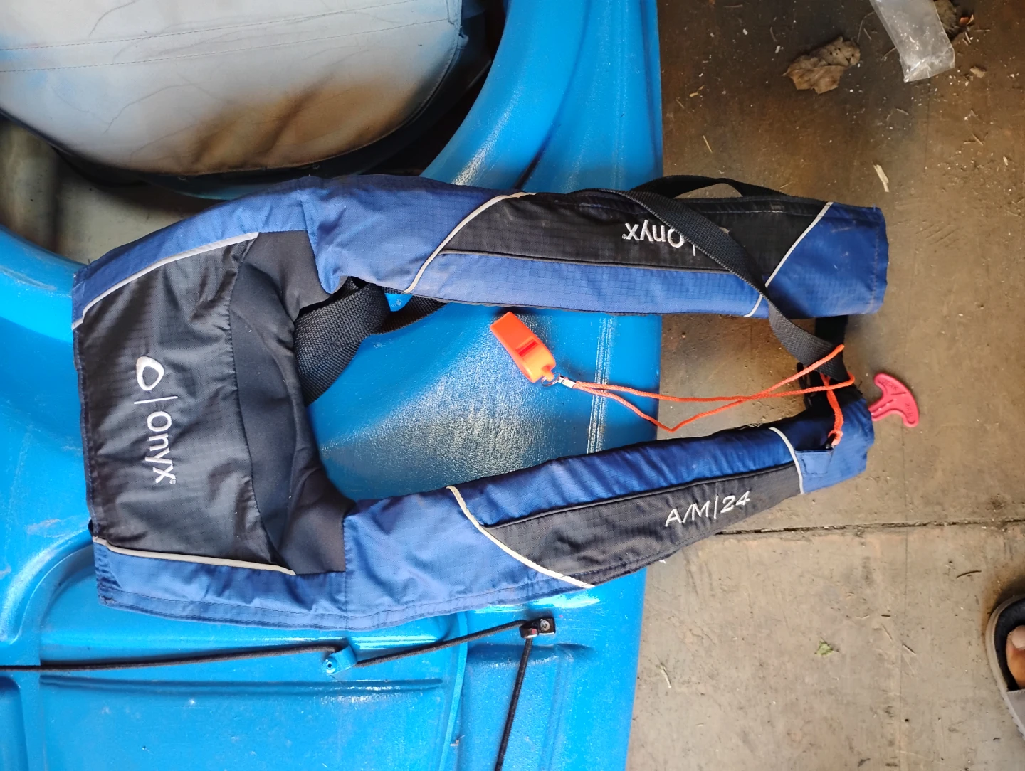 Kyak with life jacket and paddle - photo 2