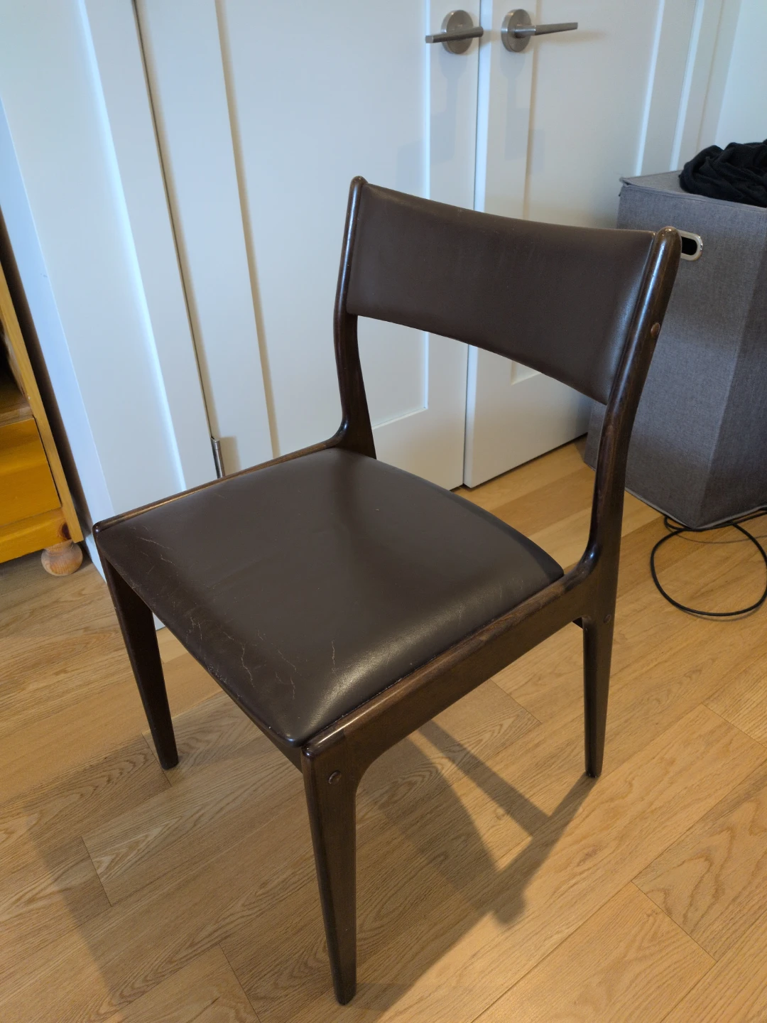 Pair of mid-century Danish Rosewood Dining Chairs - photo 3