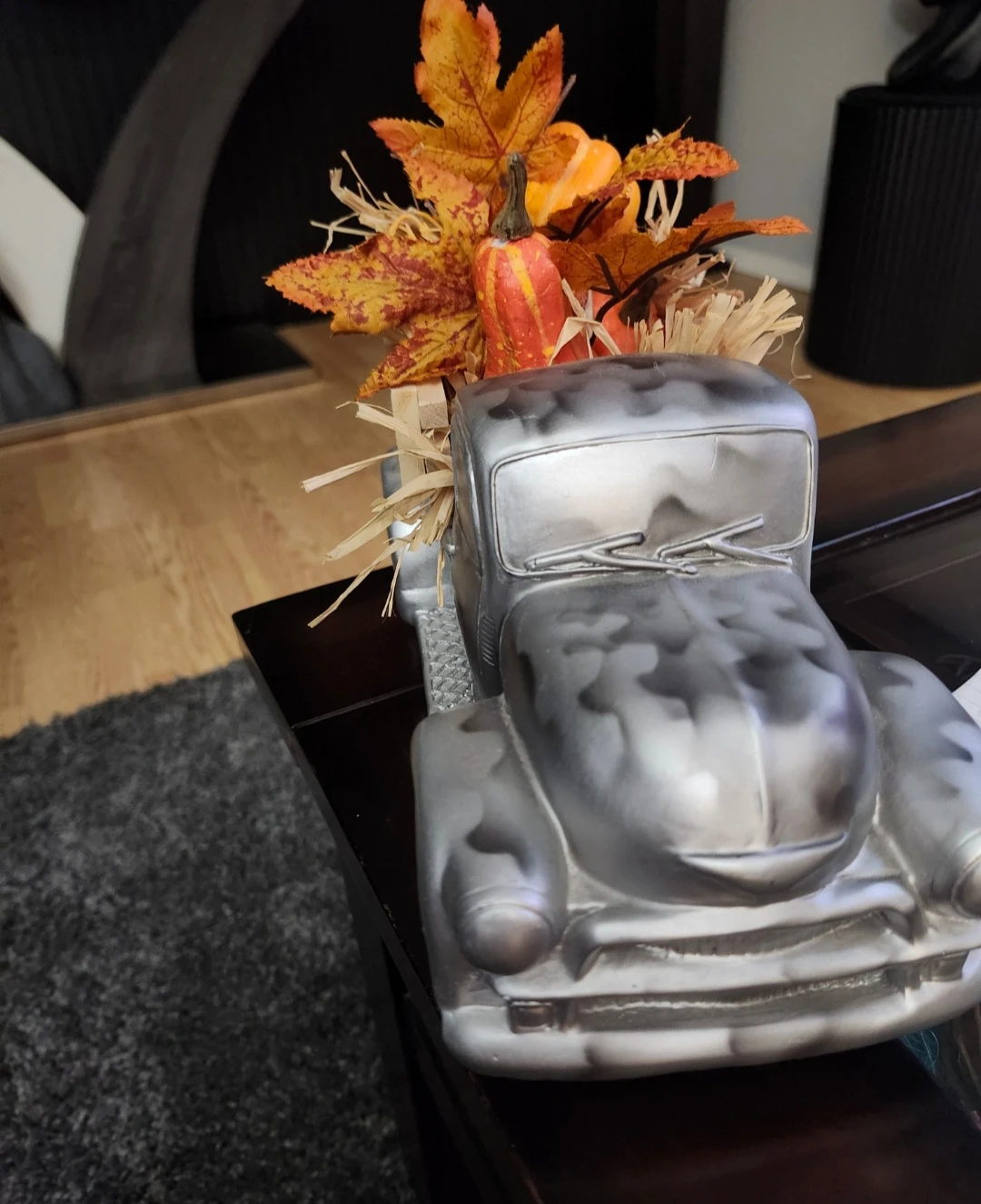 Silver Truck Fall Decor - photo 4