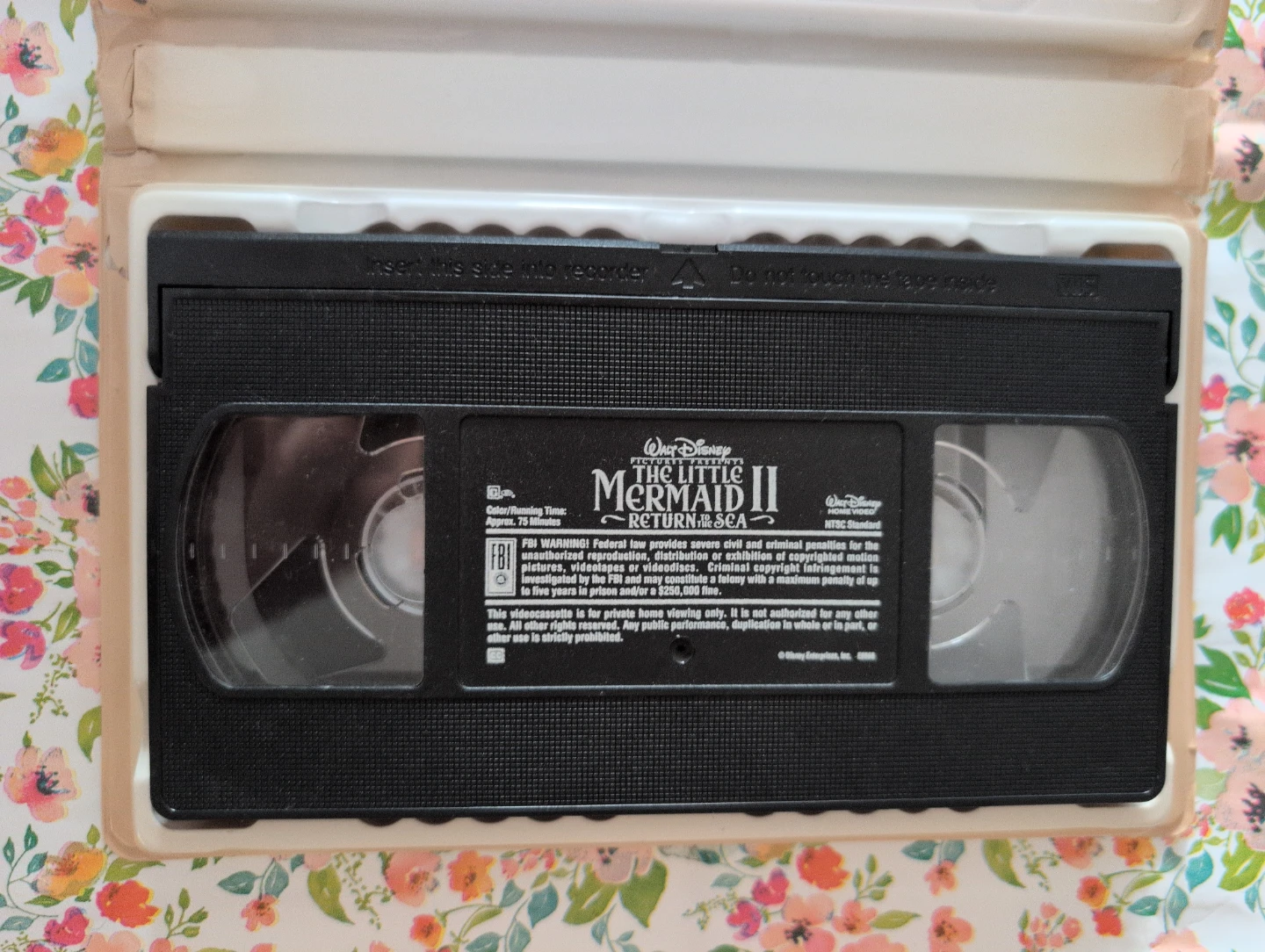 Disney's The Little Mermaid II: Return to the Sea VHS - photo 2