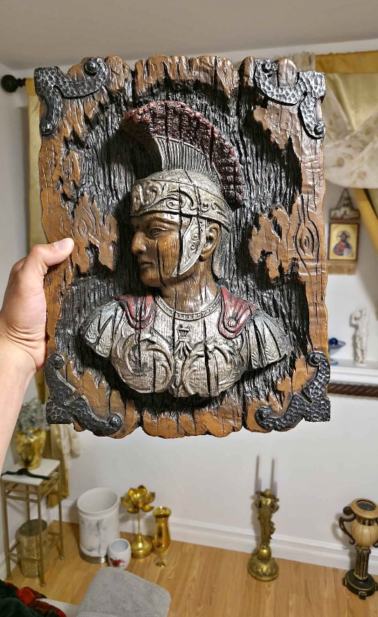 Vintage 3D wall art  a Roman soldier or centurion in profile - photo 3