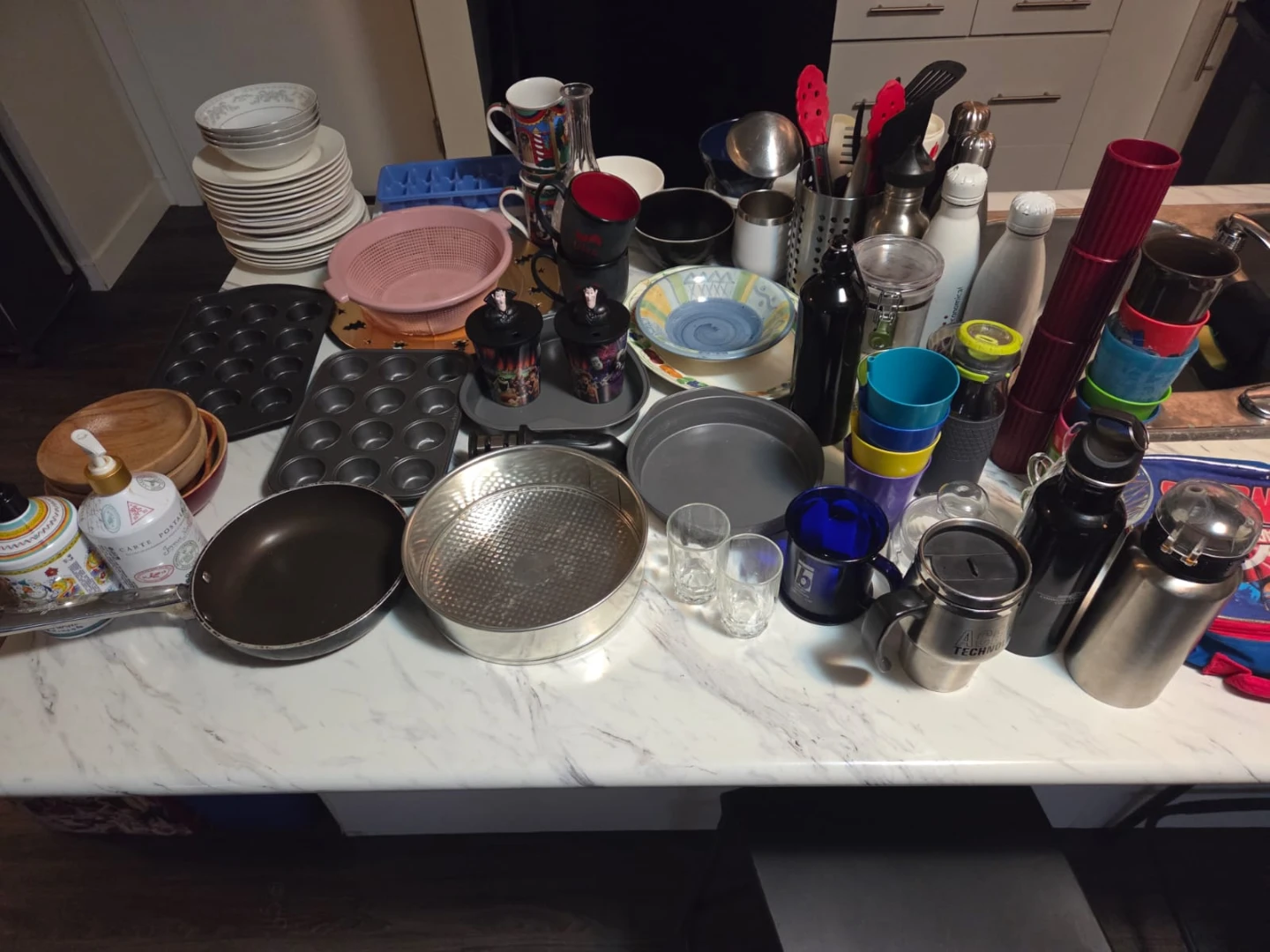Assorted Kitchenware and Bakeware Items