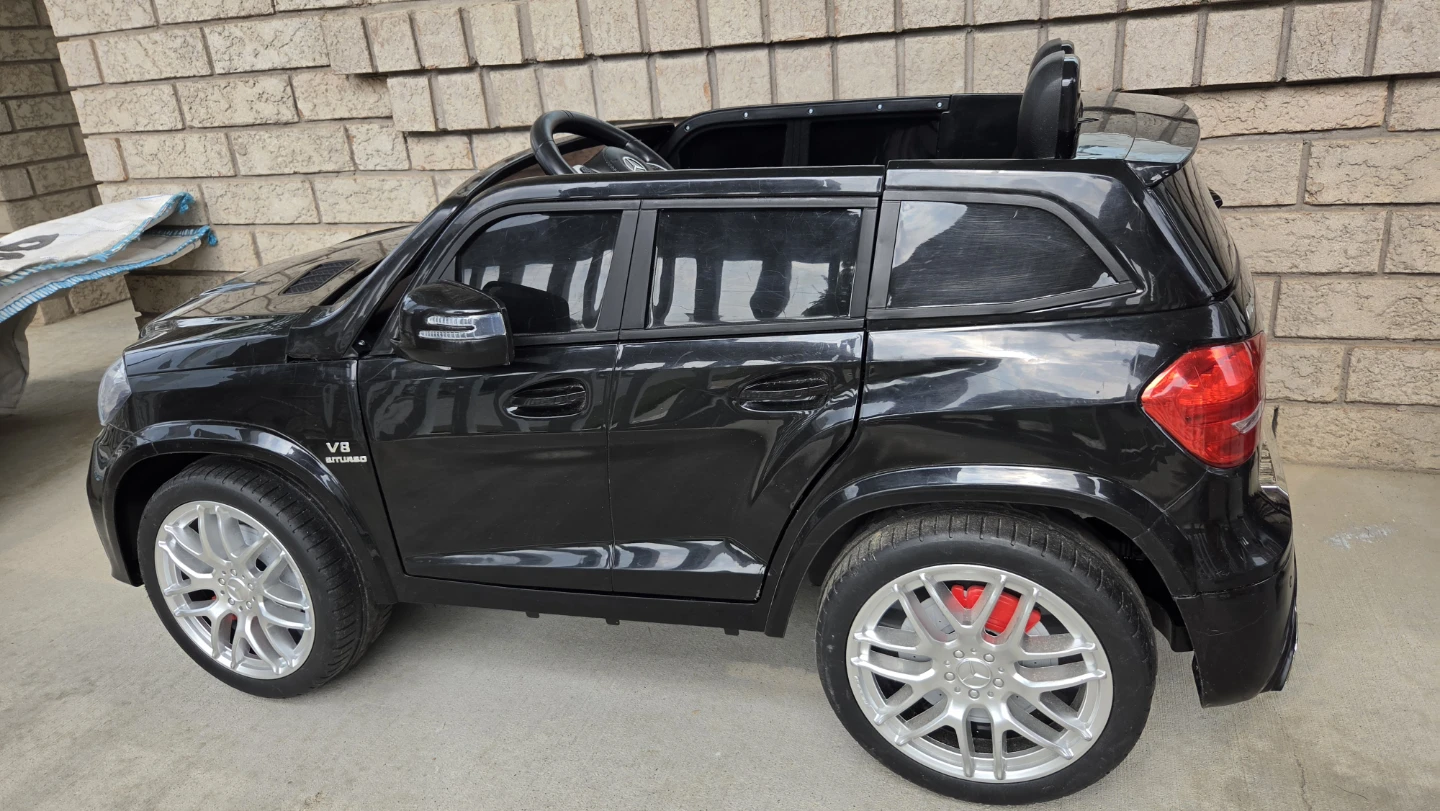 Black Mercedes-Benz GLS 63 Ride-On Toy Car - photo 4