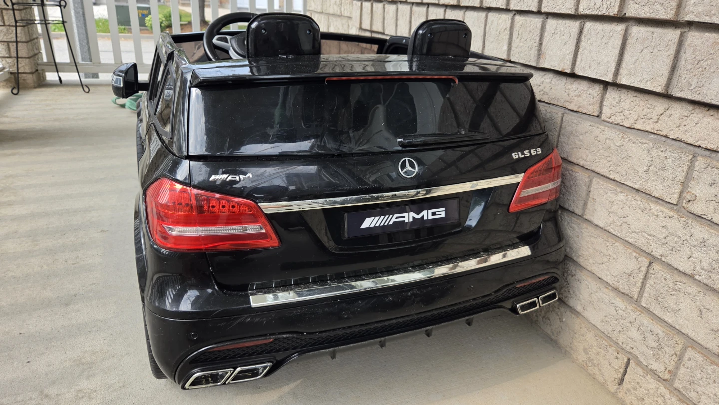 Black Mercedes-Benz GLS 63 Ride-On Toy Car - photo 5