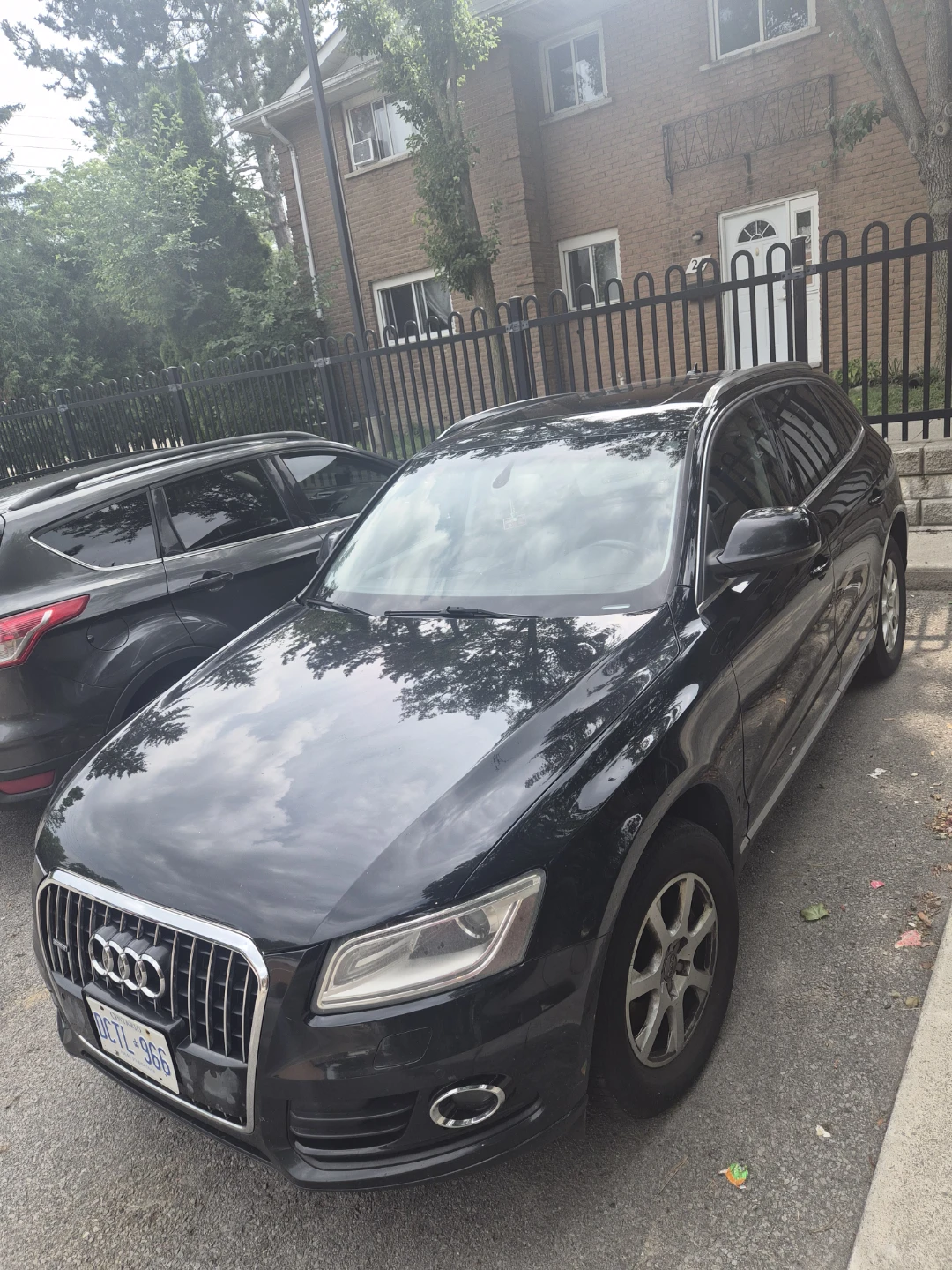 Black Audi Q5 SUV