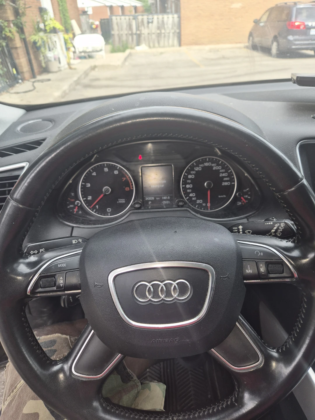 Black Audi Q5 SUV - photo 4