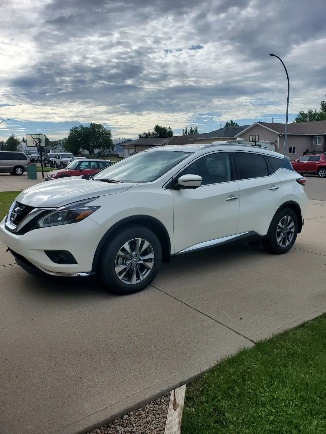 2018 White Nissan Murano SL SUV