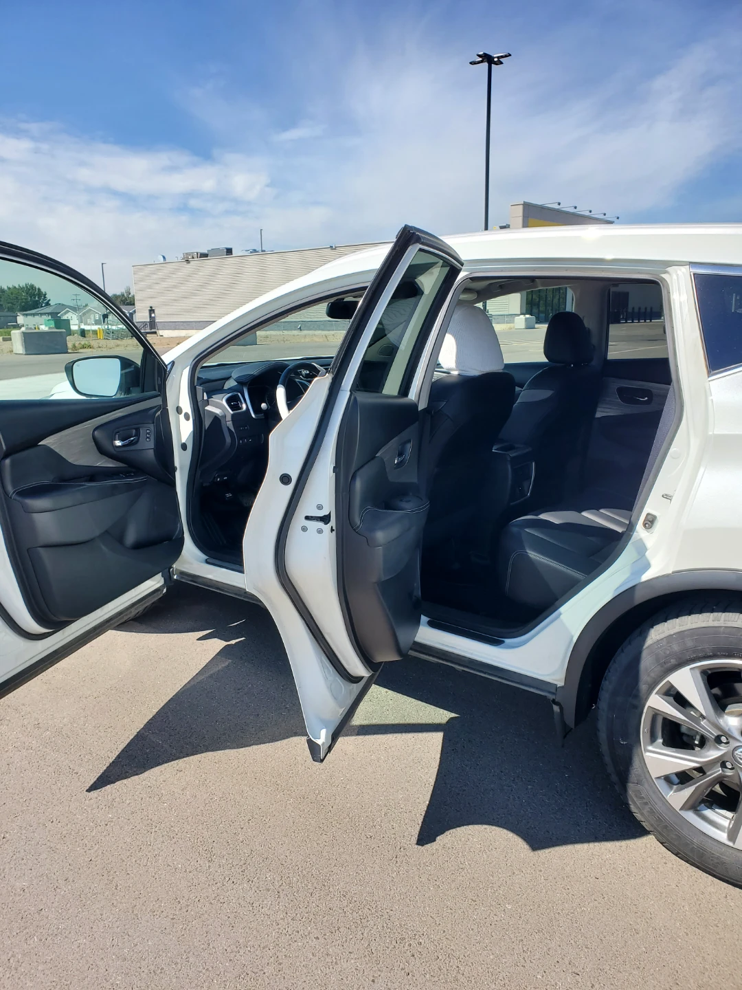 2018 White Nissan Murano SL SUV - photo 4