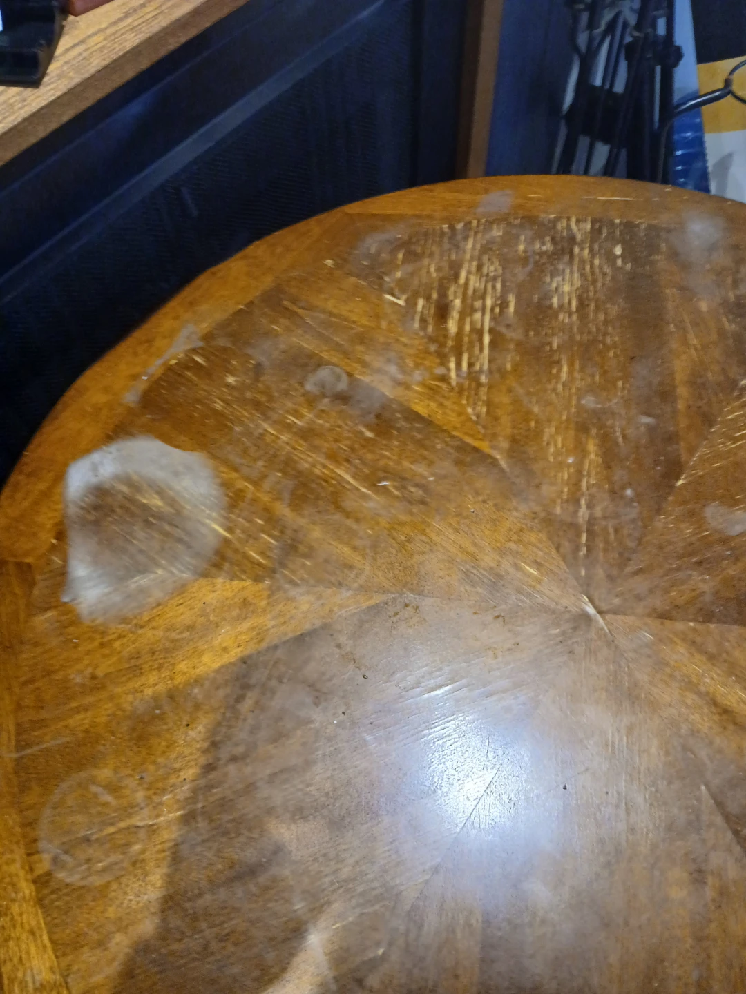 Round Pedestal Dining Table - Wood - photo 2