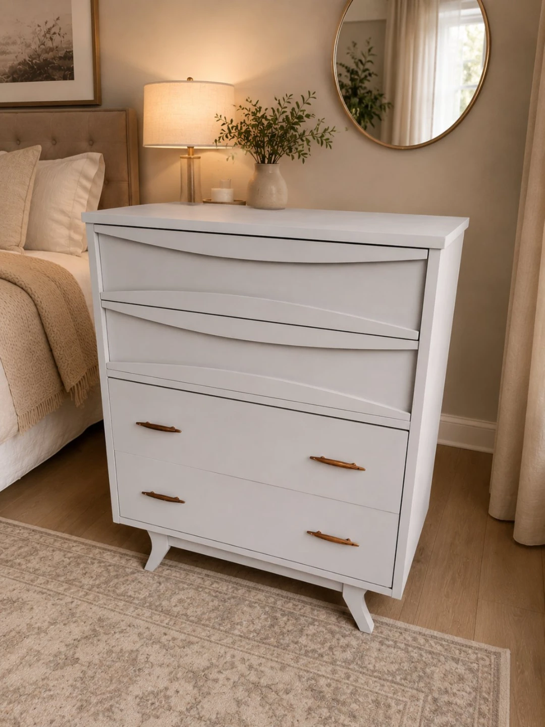 Light gray drseer with 4.drawers.
