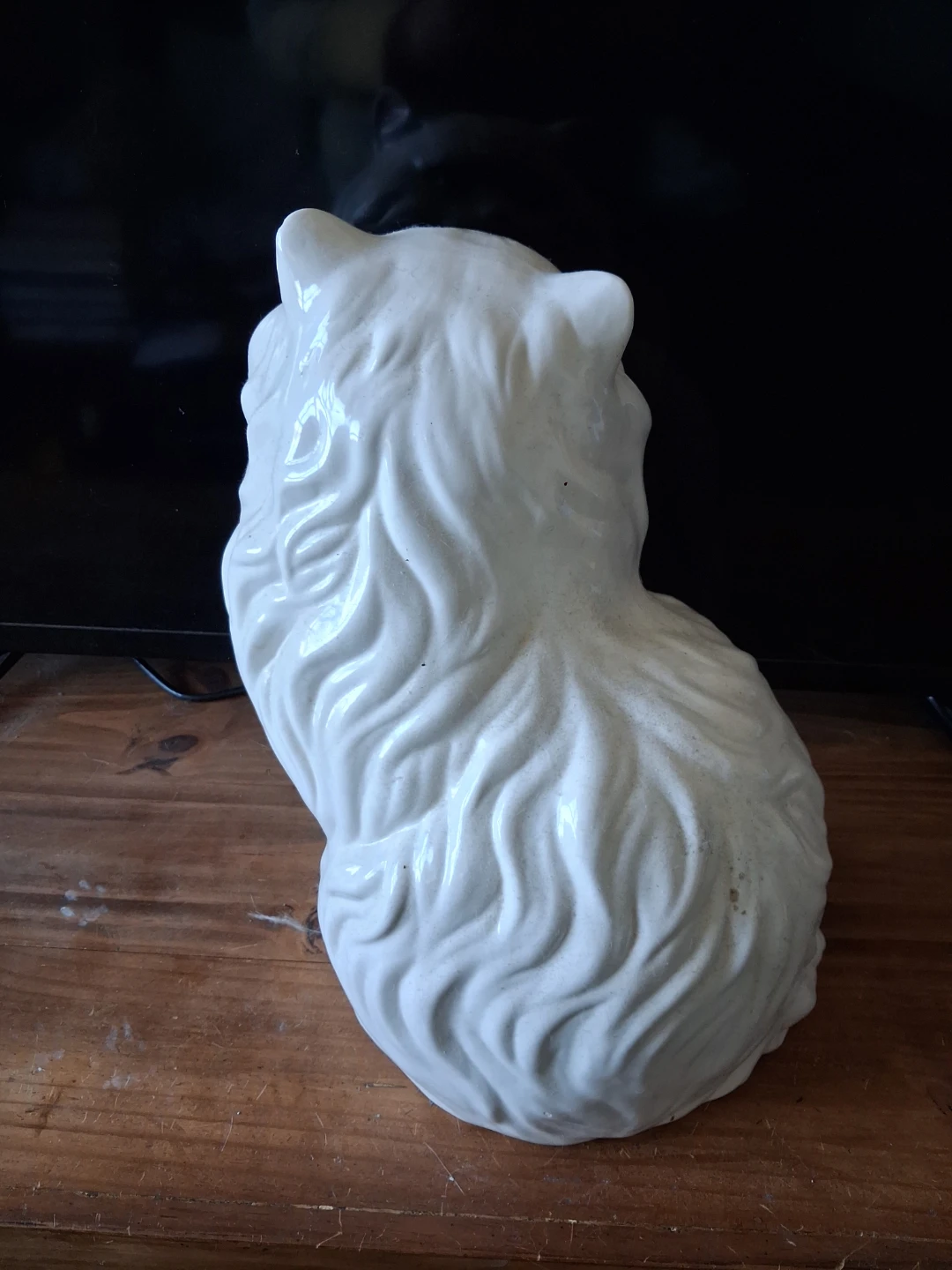 White Ceramic Cat Figurine - photo 3