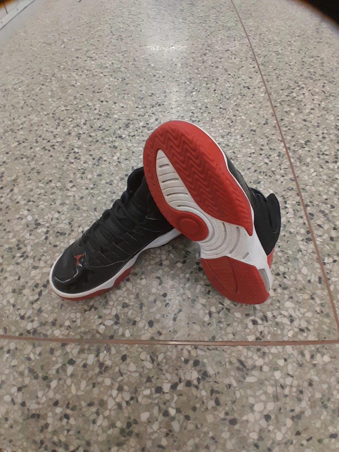 Jordan Sneakers - Black/Red Boys/Teens  Size 5 - photo 3