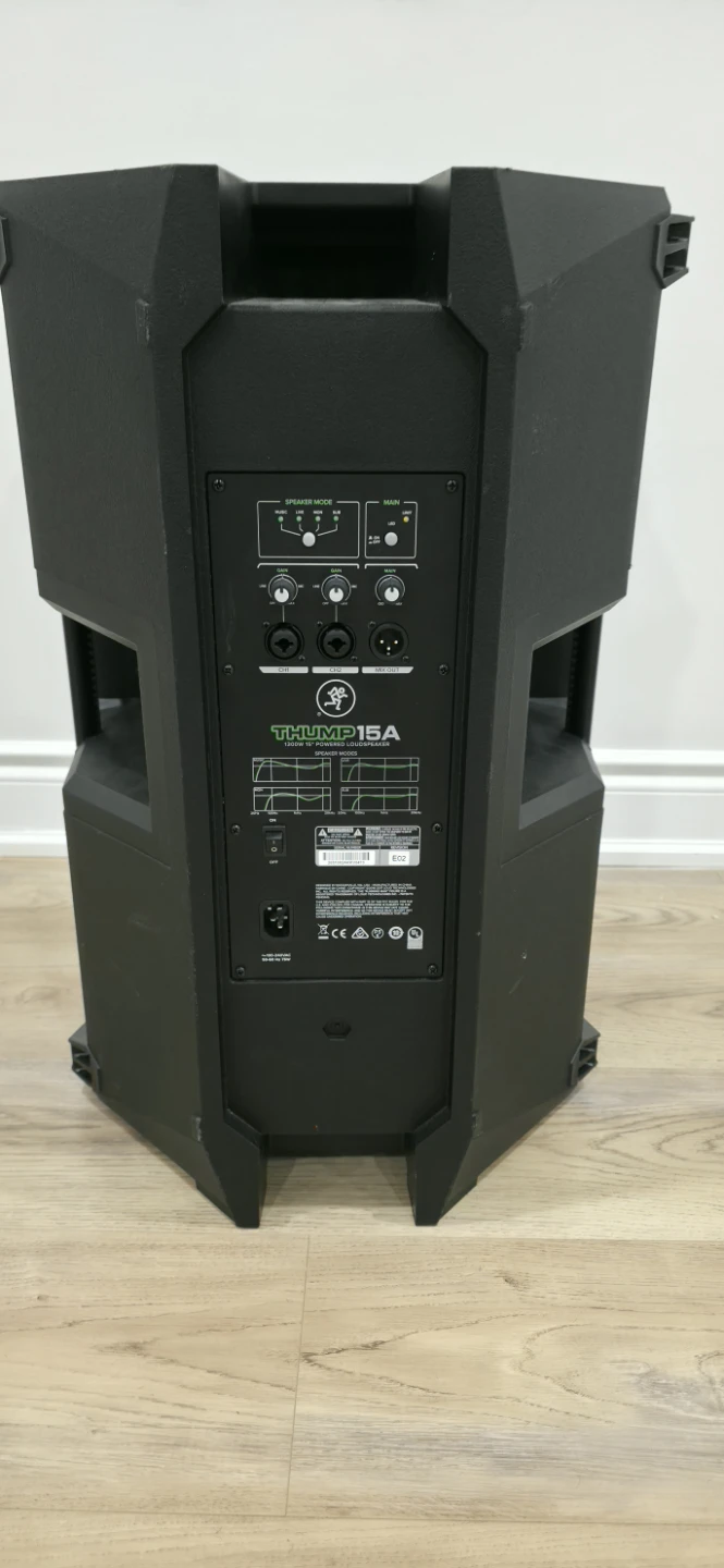 Mackie Thump 15A Powered Speakers 1 pair. - photo 2
