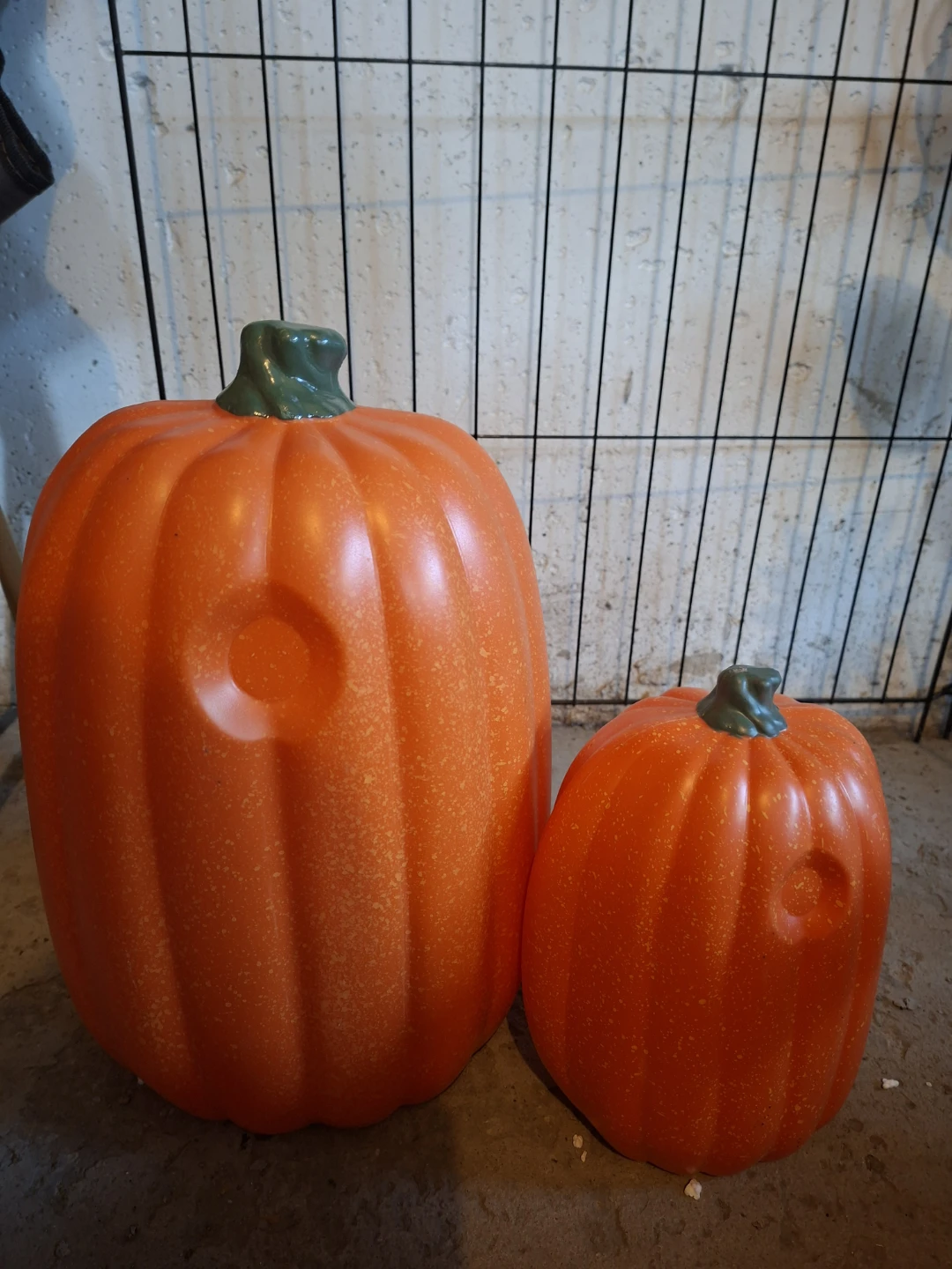Set of 2 Light-Up Halloween Pumpkins - photo 3