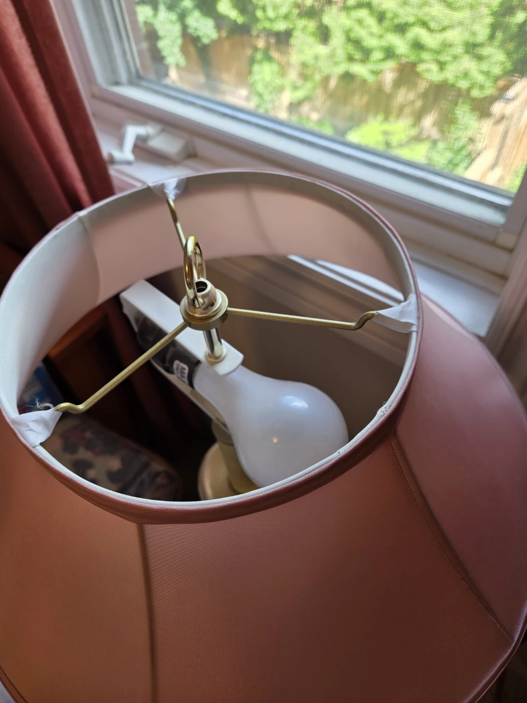 Table Lamp with Pink Shade - photo 2