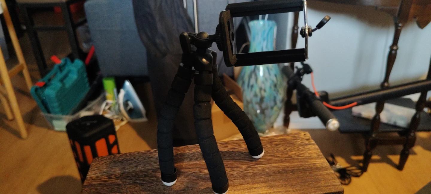 Flexible Mini Tripod for Smartphones - photo 3