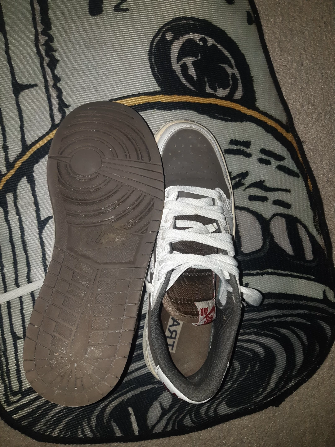 Travis Scott x Air Jordan 1 Low OG "Reverse Mocha" - photo 4