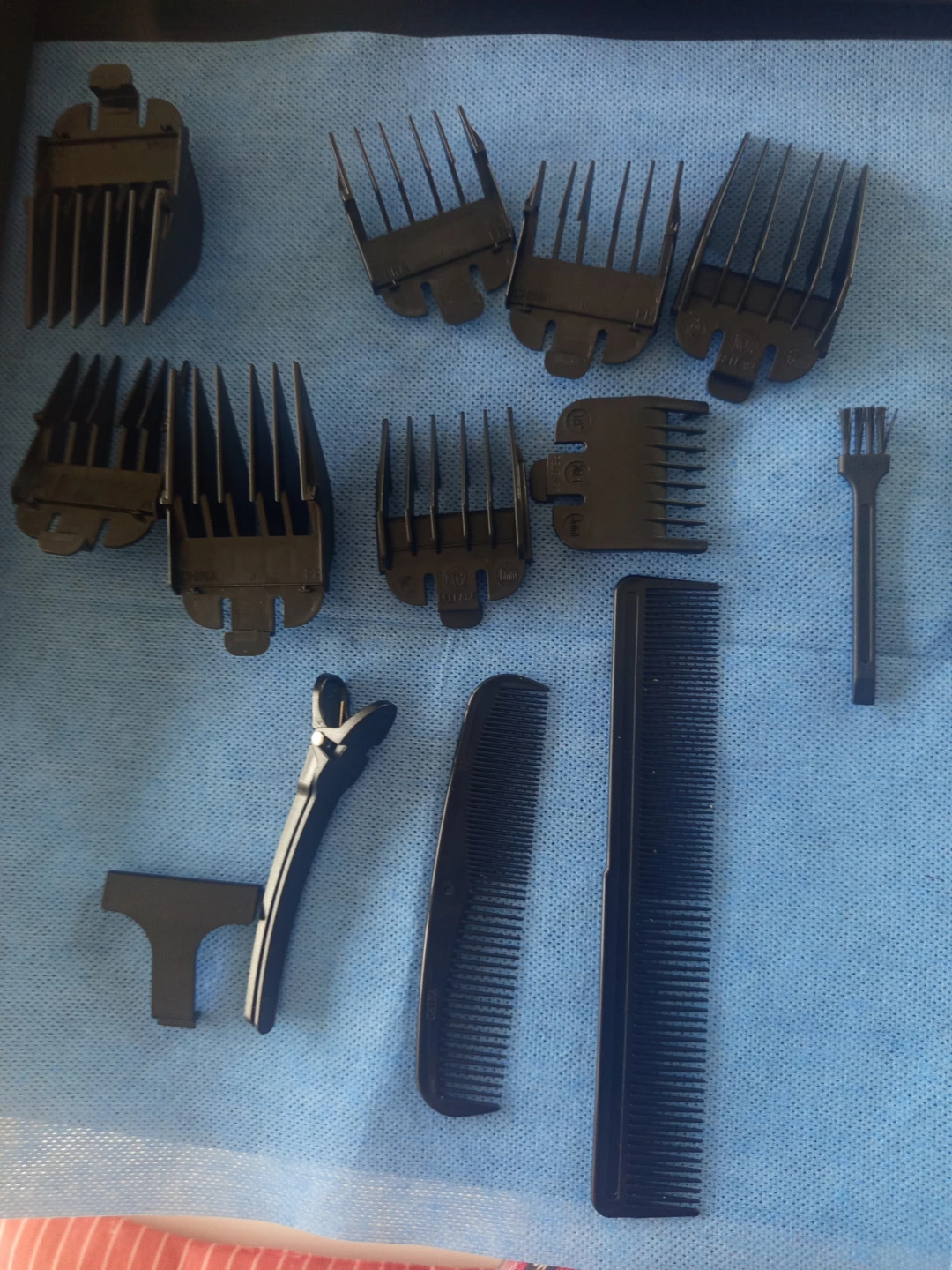 Beard Trimmer with Accessories – $20 - photo 3