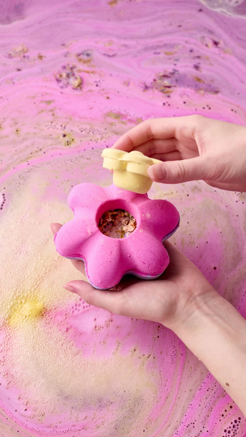 LUSH secret garden bombshell bath bomb