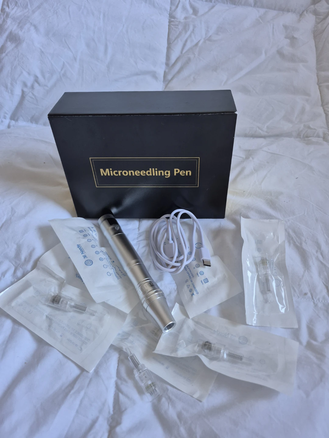 Microneedling Pen with Accessories