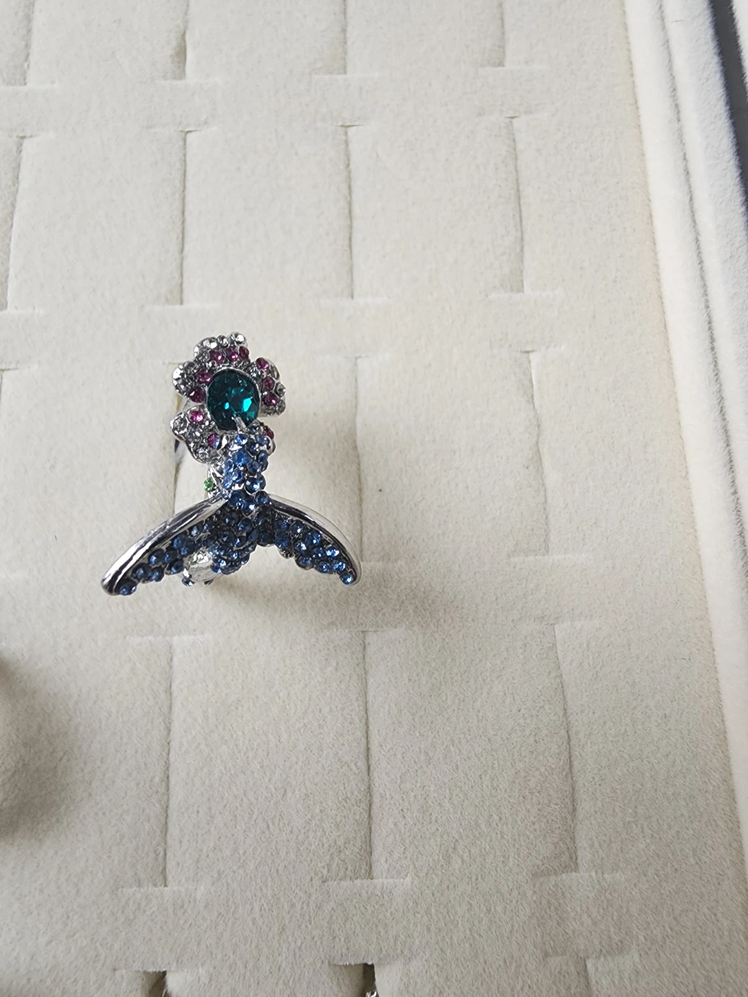 Rhinestone Hummingbird and Flower Ring - photo 5
